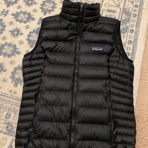 Women’s black Patagonia vest XS